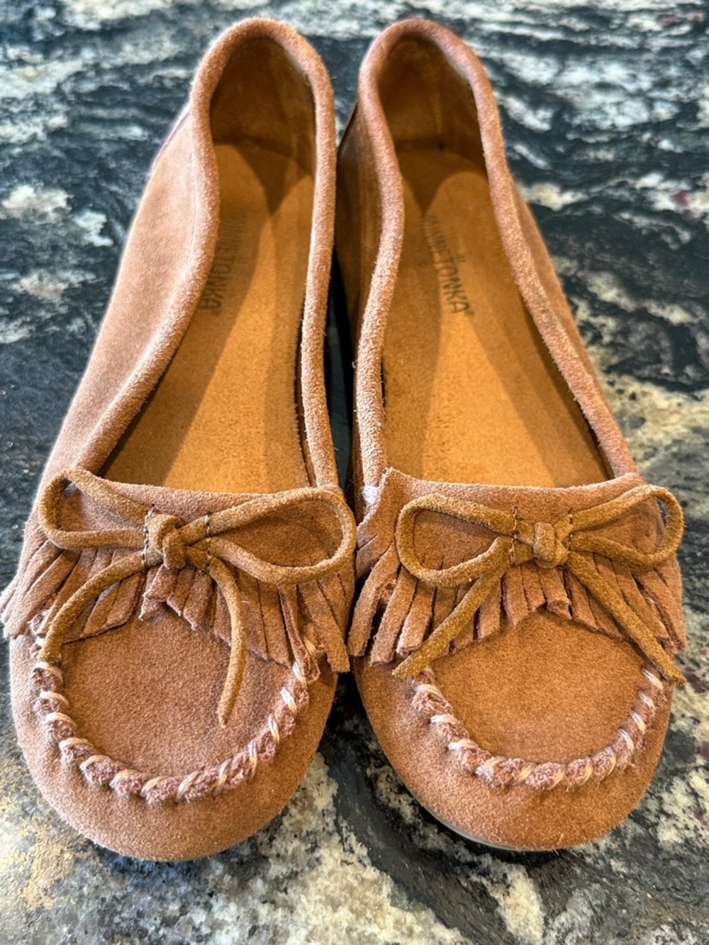 Minnetonka Tan Suede Fringe Bow Moccasin Flats